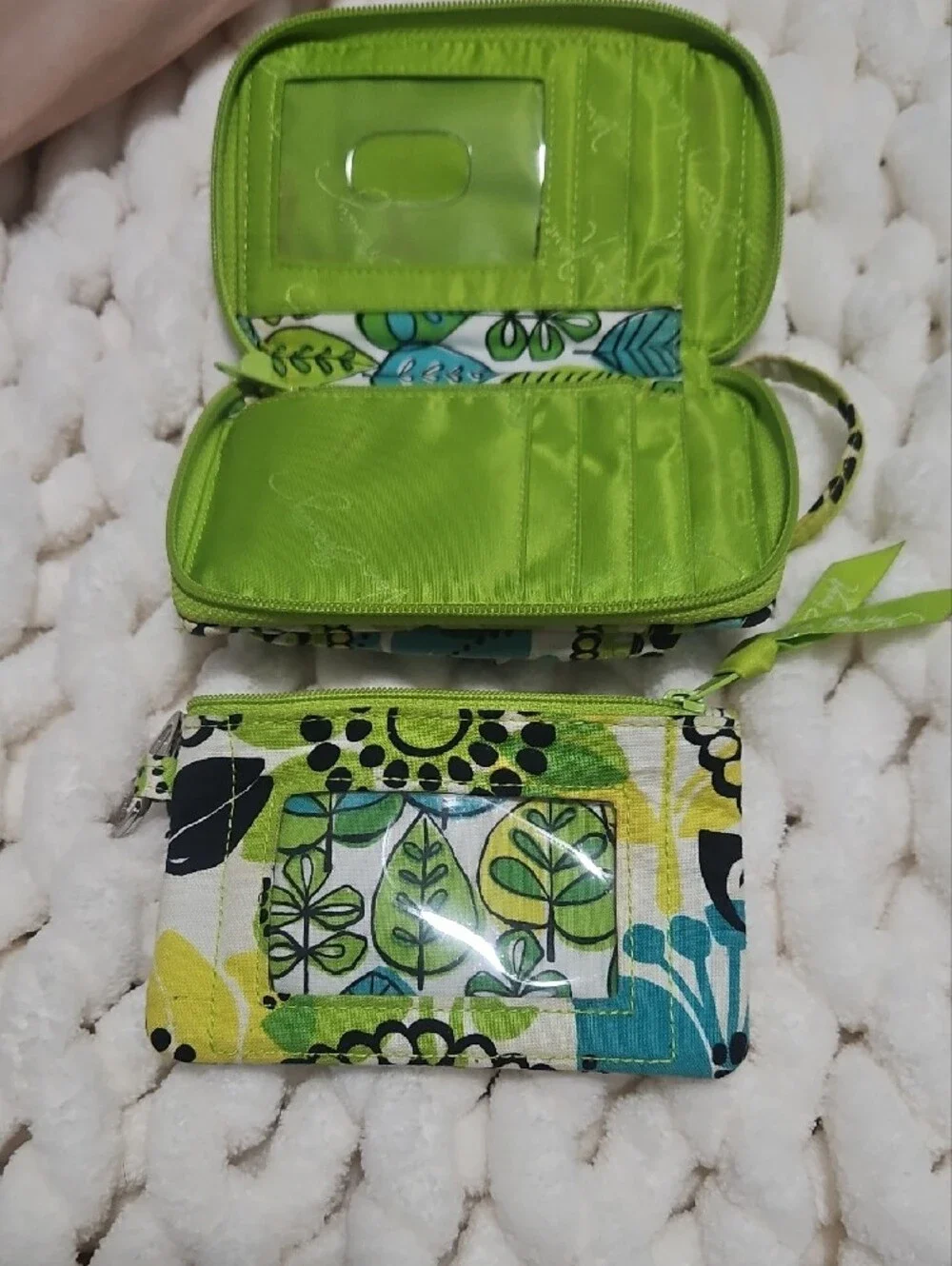 Vera Bradley Green Floral Wristlet and Card Pouch Set - Women Bags
